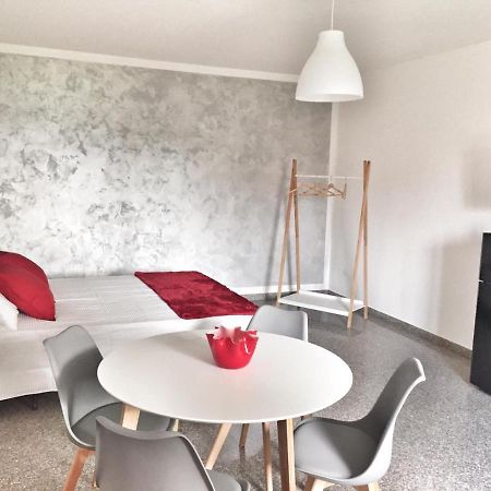 Red Tower Venice Apartment - 2 Mins From Vce Airport- Free Wifi Tessera Kültér fotó